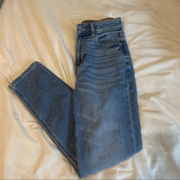 American Eagle Mom Jeans - Picture 2 of 4